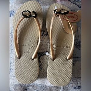 Havaianas Gold Decorative Leaf Flip Flop